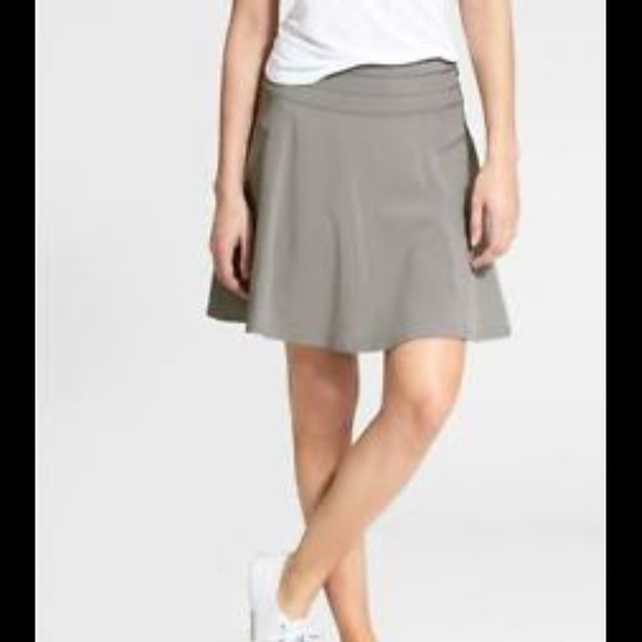 Athleta Pants - Athleta Everyday Green Skort 4